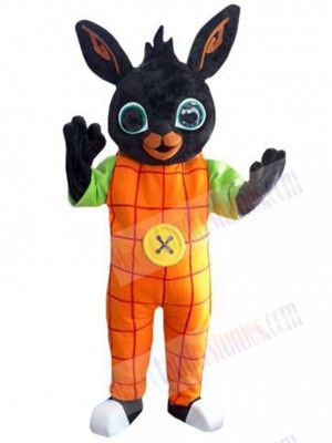 Schwarzes Osterhasen-Maskottchenkostüm – Tier in orangefarbener Latzhose